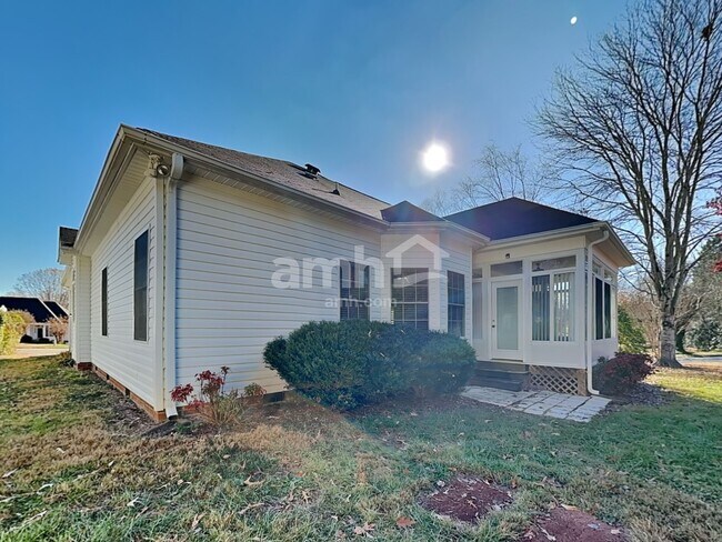 Building Photo - 4700 Greenfield Way Dr