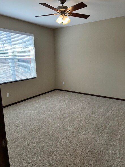 Building Photo - 3617 Doolittle Dr