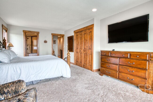 Building Photo - Breck 3-bedroom home with views! Year leas...