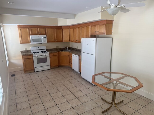 Building Photo - 507 W Water St