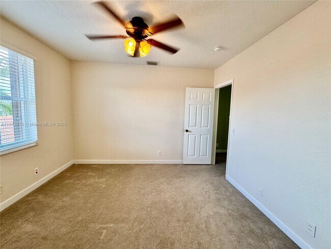 Building Photo - 1379 NW 166th Ave