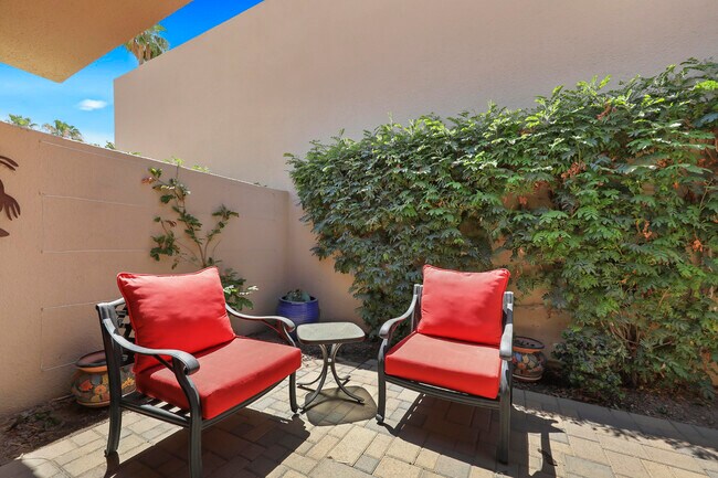 Building Photo - 76570 Hollyhock Dr