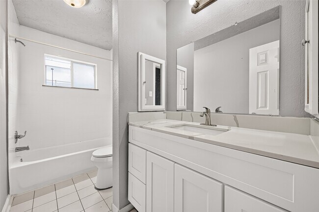 Building Photo - 9903 Towne Tower Ln