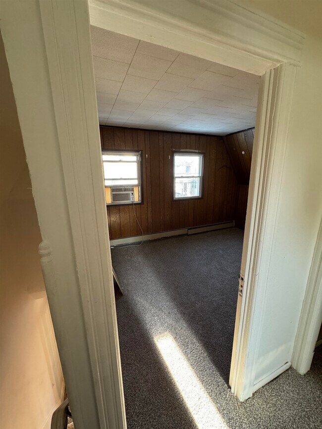 Building Photo - 98 W 27th St