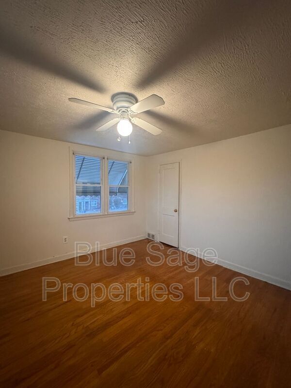 Building Photo - 575 S 4th St