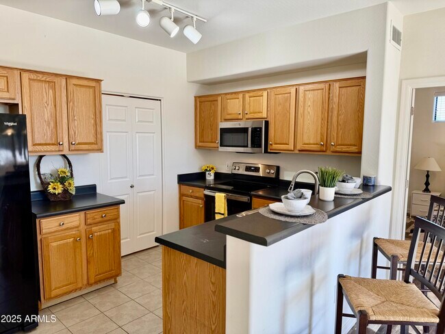 Building Photo - 3330 S Gilbert Rd