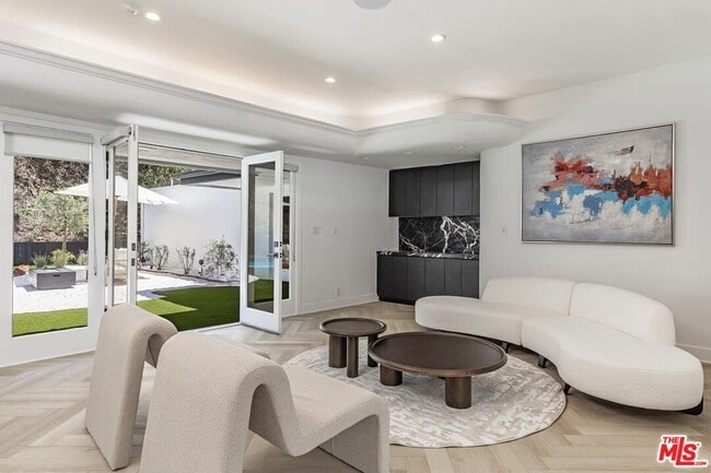 Building Photo - 502 Evelyn Pl