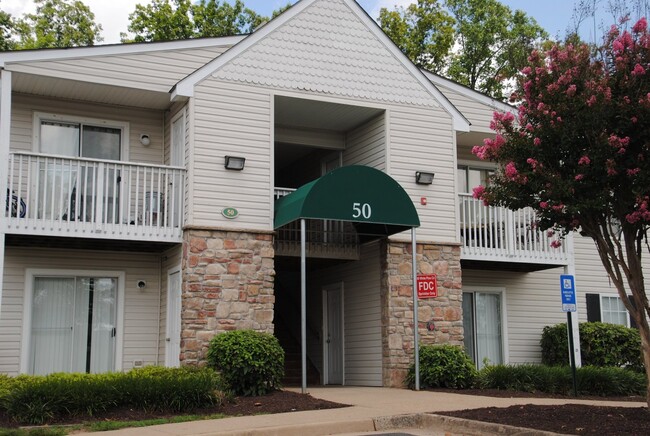 Building Photo - Upscale 2 BDRM, 2 BATH Condo in N. Stafford