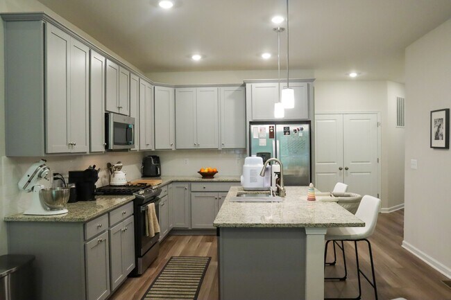 Building Photo - 5243 Twilight Ct