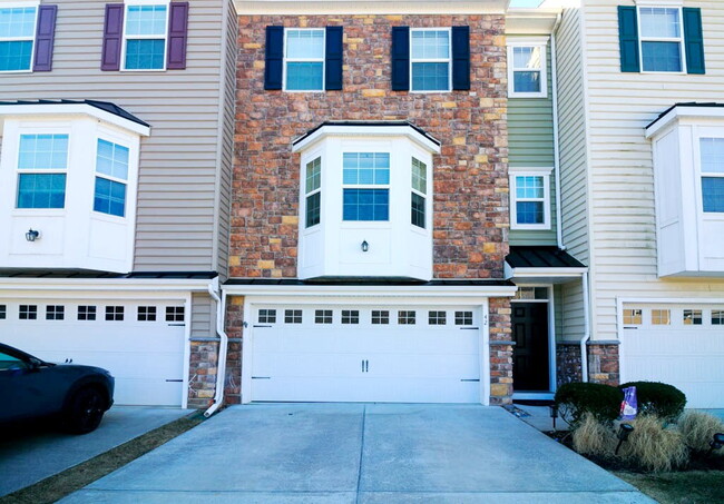 Primary Photo - Large Townhouse - 3 Bedroom - 2.5 Bath