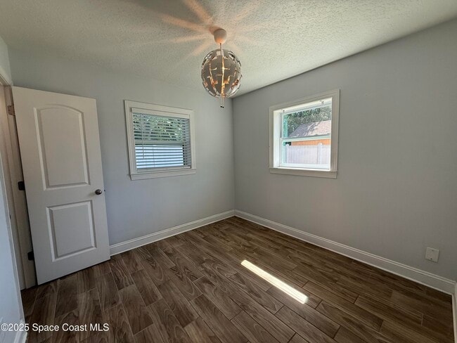 Building Photo - 337 Mc Leod Dr