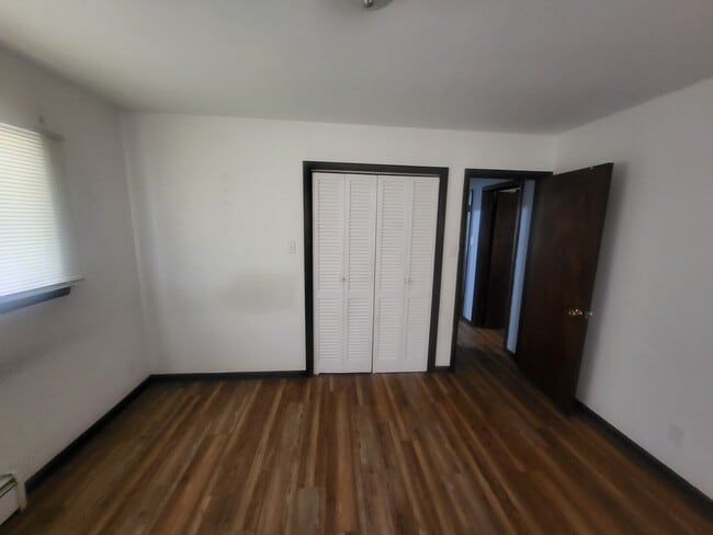Building Photo - 2404 Saturn St