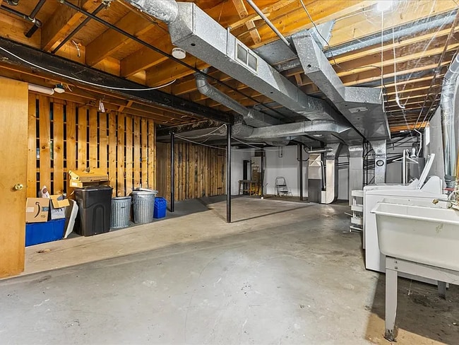 Building Photo - 750 Trailwood Path