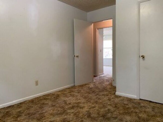 Building Photo - Spacious Condominium in Warner Robins