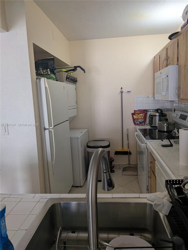 Building Photo - 15320 SW 72nd St