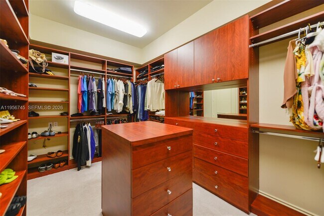 Building Photo - 16051 Collins Ave