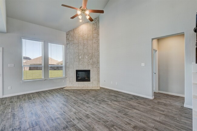 Building Photo - 23421 Vineyard Dr