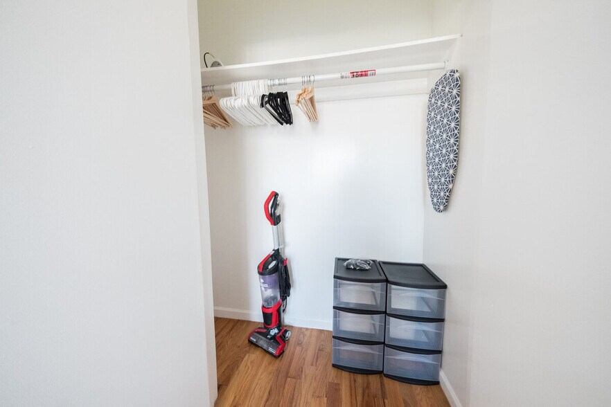 Building Photo - 230 W 113th St