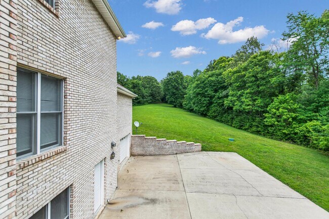 Building Photo - 1400 Slayden Wood Rd