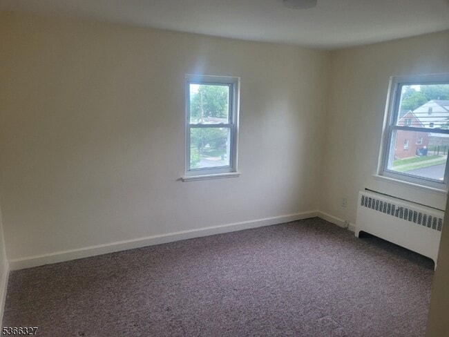 Building Photo - 136 Belmohr St
