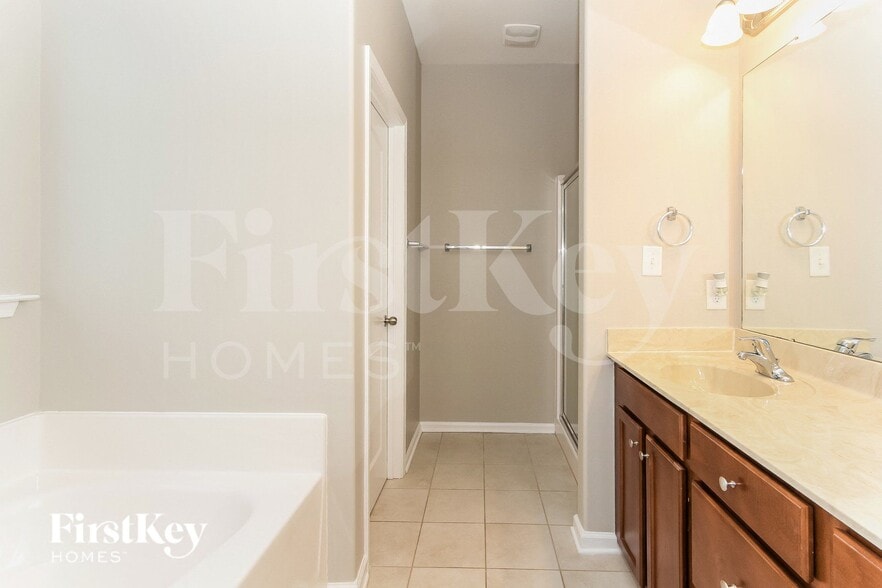 Building Photo - 10124 Garman Hill Dr