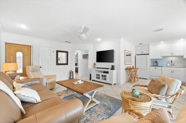 Building Photo - 6708 Sarasea Cir