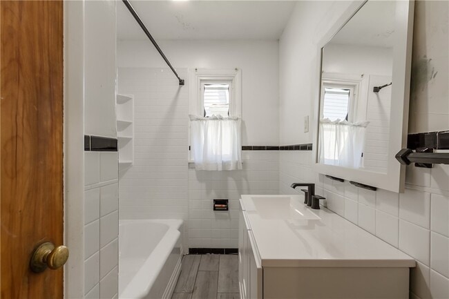 Building Photo - 270 Ashbourne Rd