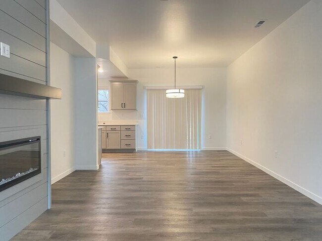 Building Photo - $2,300 | 3 Bedroom, 2.5 Bathroom Apartment | Pet Friendly* | Available for August 1st, 2026 Move In!