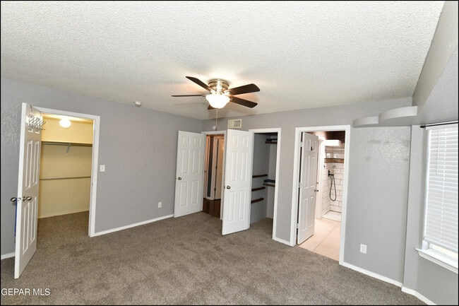Building Photo - 7065 Falling Leaf Cir