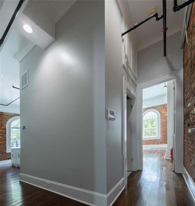 Building Photo - 201-201 W Jefferson St