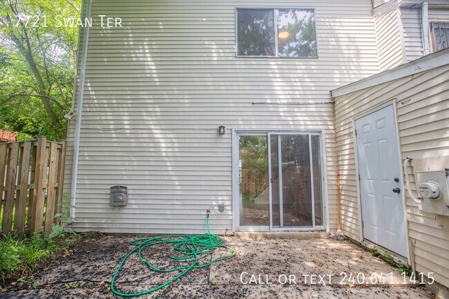 Building Photo - 7721 Swan Terrace