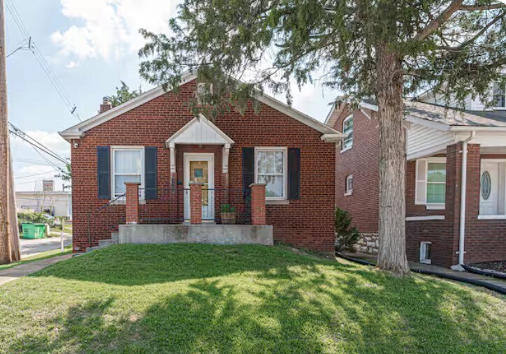 Building Photo - 4316 Tyrolean Ave
