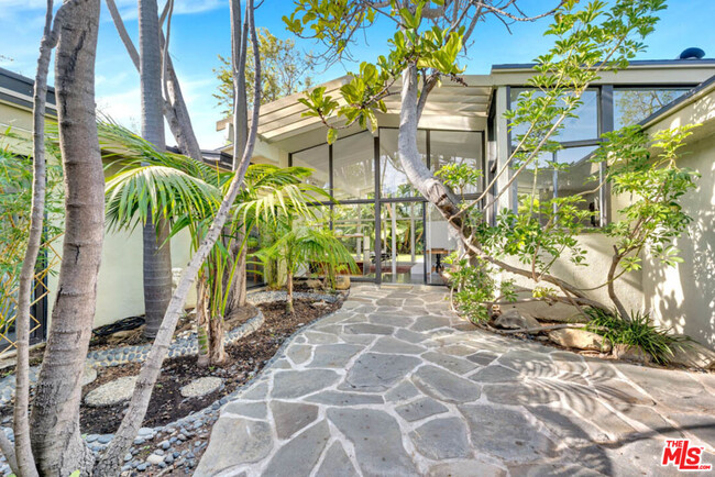 Building Photo - 30611 Las Estrellas Dr