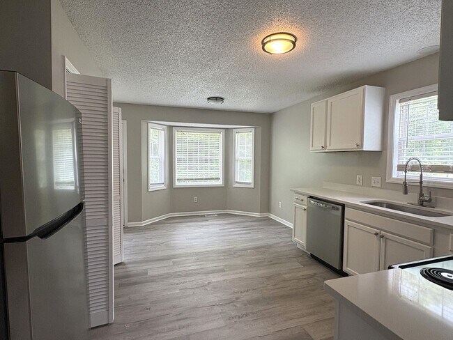 Building Photo - 105 Lonesome Wind Way
