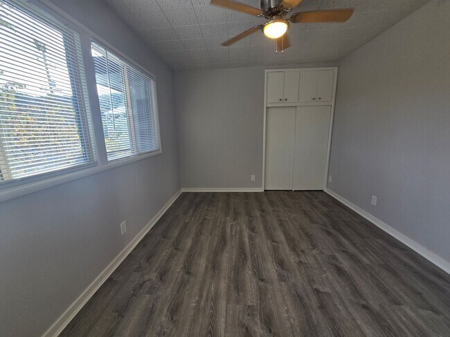 Building Photo - Beautifully Remodeled 2nd Floor apartment near downtown Martinez... 1/2 Month off the 3rd months ...