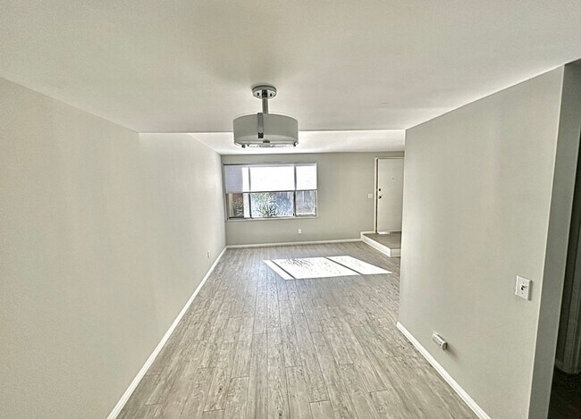 Building Photo - COMING SOON!! Charming 3 Bedroom Condo in Gated Palm Springs Community!