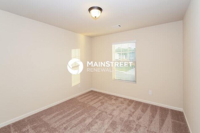 Building Photo - 4 Bedroom Pet-Friendly Home in Cartersville, GA with Main Street Renewal