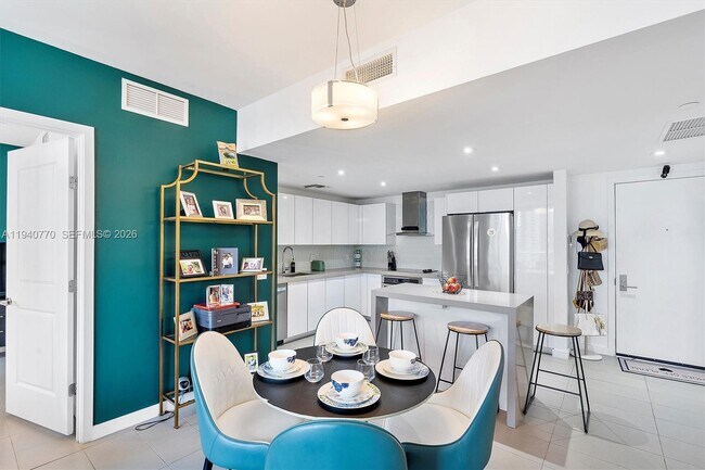 Building Photo - 1600 NE 1st Ave