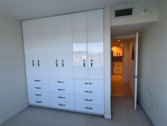 Building Photo - 5600 Collins Ave