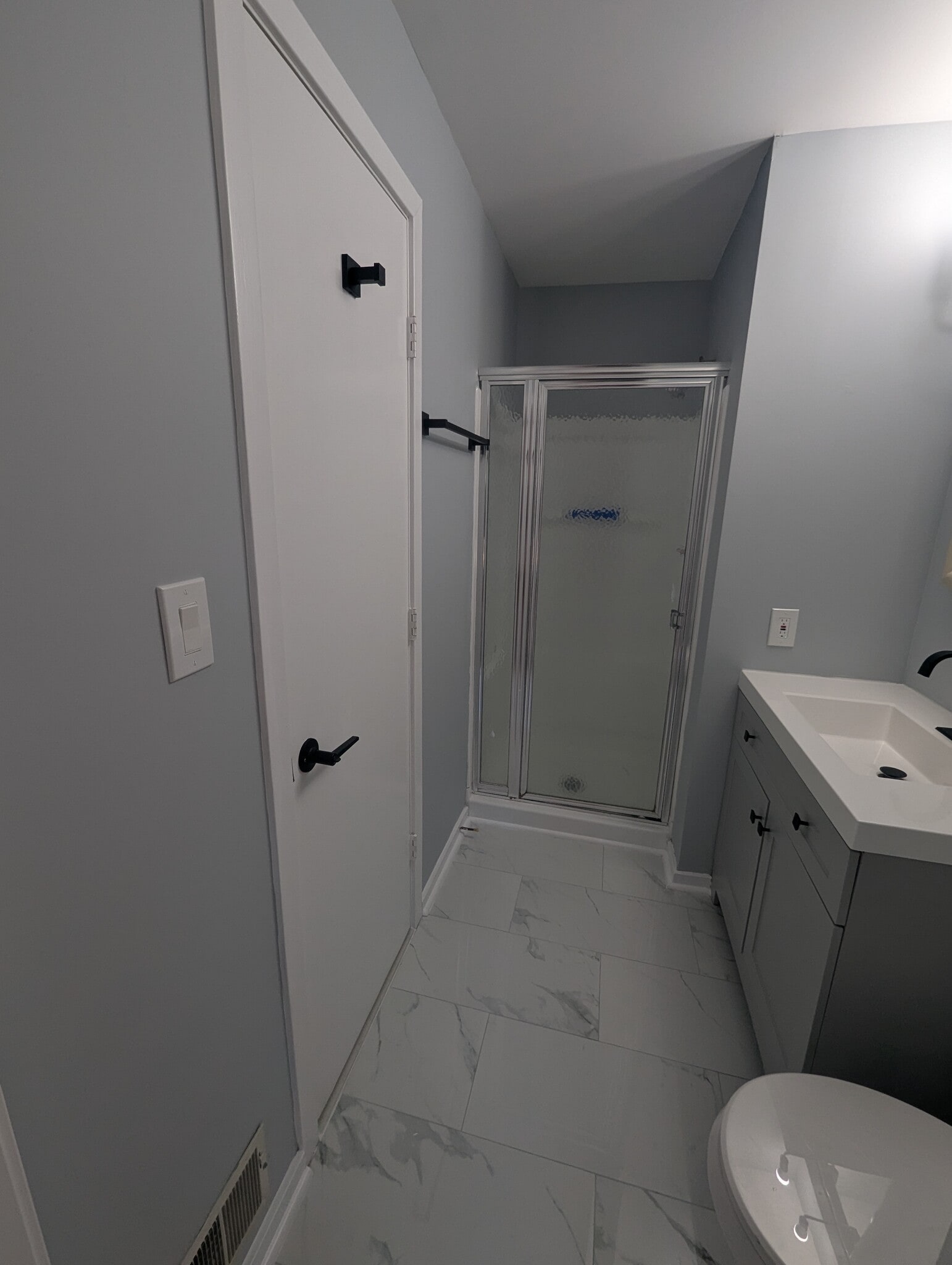 Building Photo - 3145 Hawthorne Dr NE