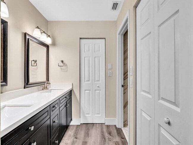 Building Photo - 9831 SW 58th Ct