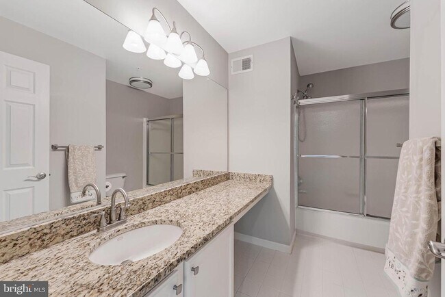 Building Photo - 20451 Chesapeake Square