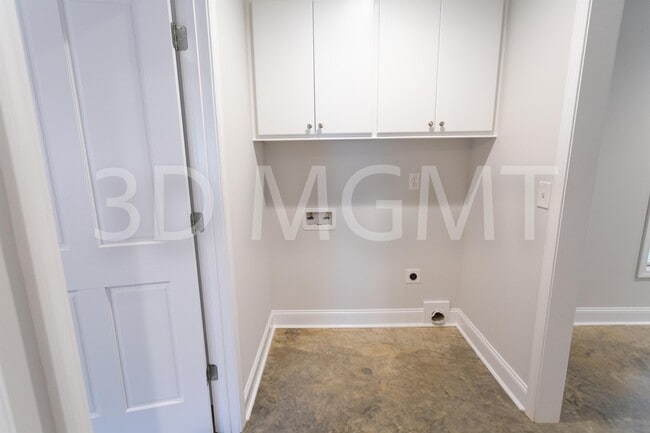 Building Photo - 105 Wedgewood Cr