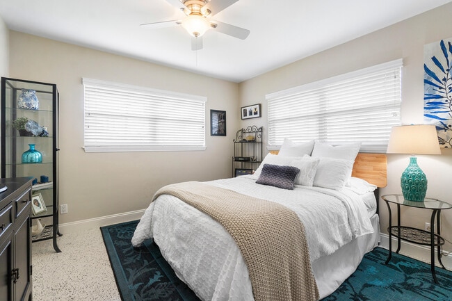 Building Photo - 2757 NE 29th Ave