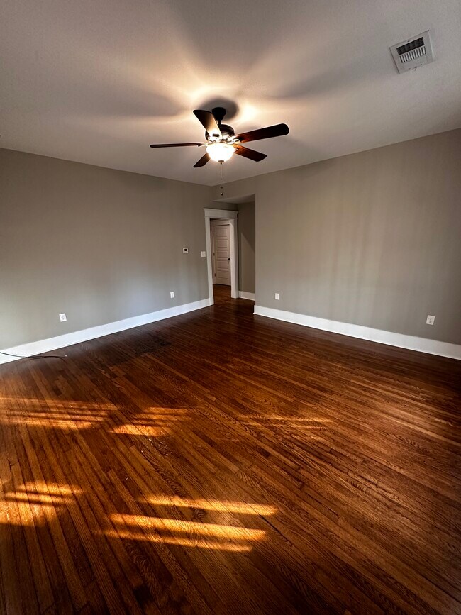 Building Photo - 226 N McNeil St