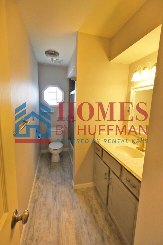 Building Photo - 4 Bedroom | 3 Bath | Newburgh by Gateway