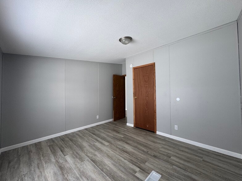 Building Photo - 4237 Daffodil Cir