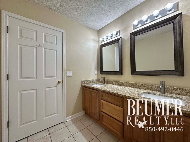 Building Photo - 6 mo Lease Charming Home with Spacious Backyard and Modern Upgrades Near NAS Pensacola