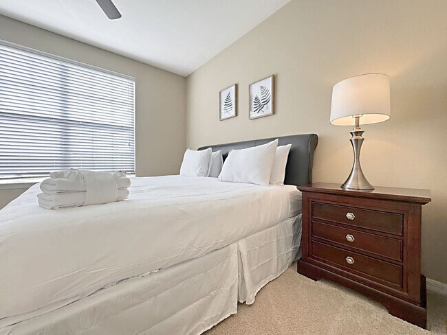 Building Photo - 1770 Bearberry Cir