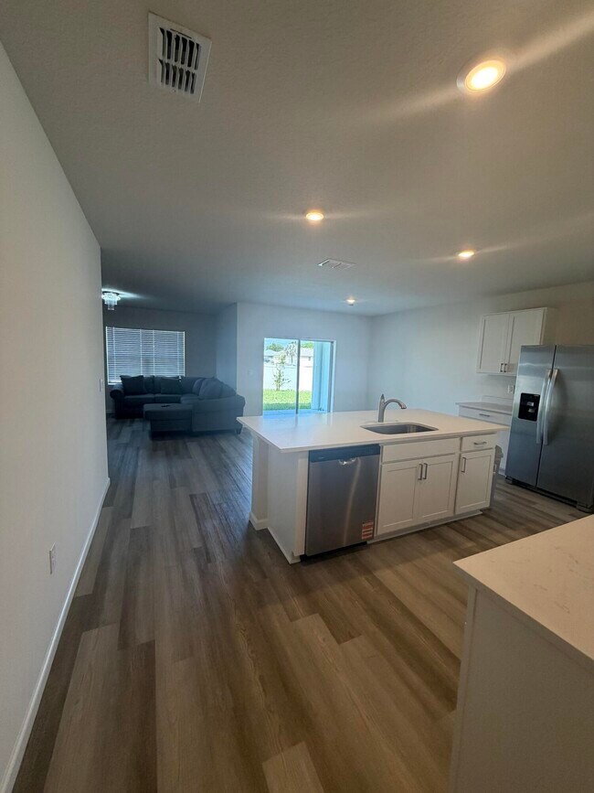 Building Photo - 2008 Olympia Ave SW